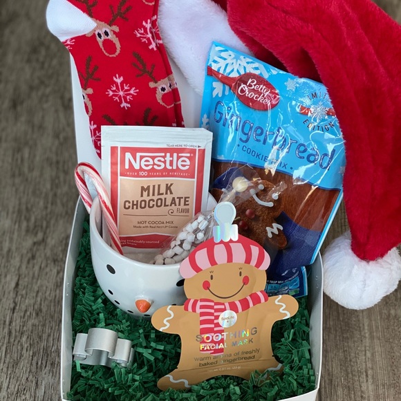 Happy Holidaze Gift Box - Picture 2 of 4